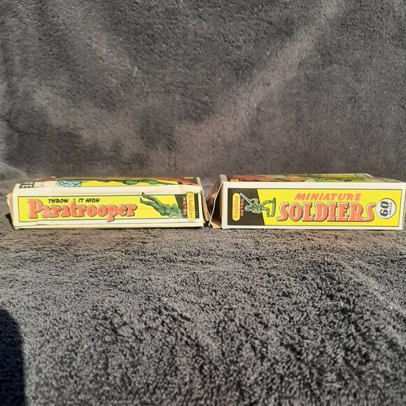 Schylling Retro WWII Toy Soldiers – 60 Pieces & Paratrooper Box Worn Lot(2) - Picture 3 of 5